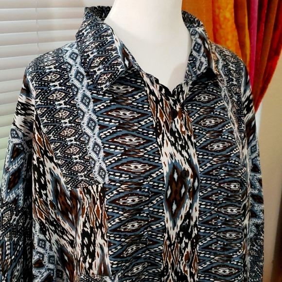 BOOHOO Button Down Print Blouse - Picture 2 of 4